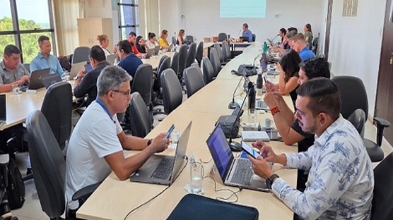O curso será ofertado na modalidade presencial, no turno integral, com duração mínima de 8 semestres, incluindo componentes obrigatórios e optativos, atividades complementares e de extensão, estágio obrigatório e TCC
